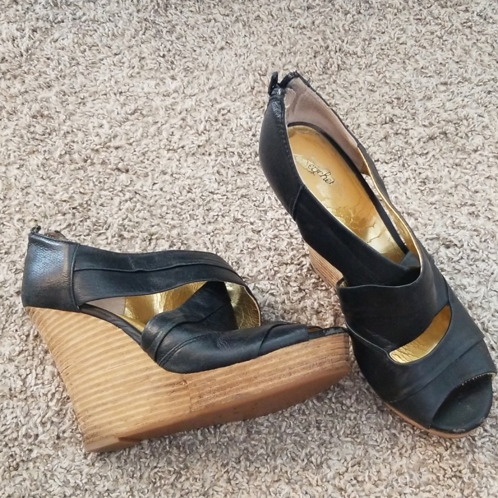 Wedge sandals